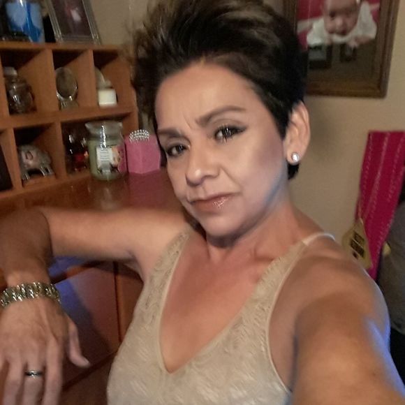 Meet your Posher, Ester - Picture 1 of 1